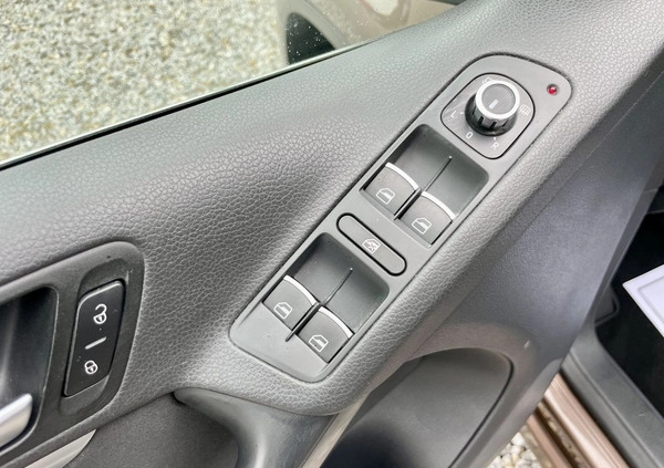 Volkswagen Tiguan cena 54900 przebieg: 153000, rok produkcji 2011 z Warka małe 379
